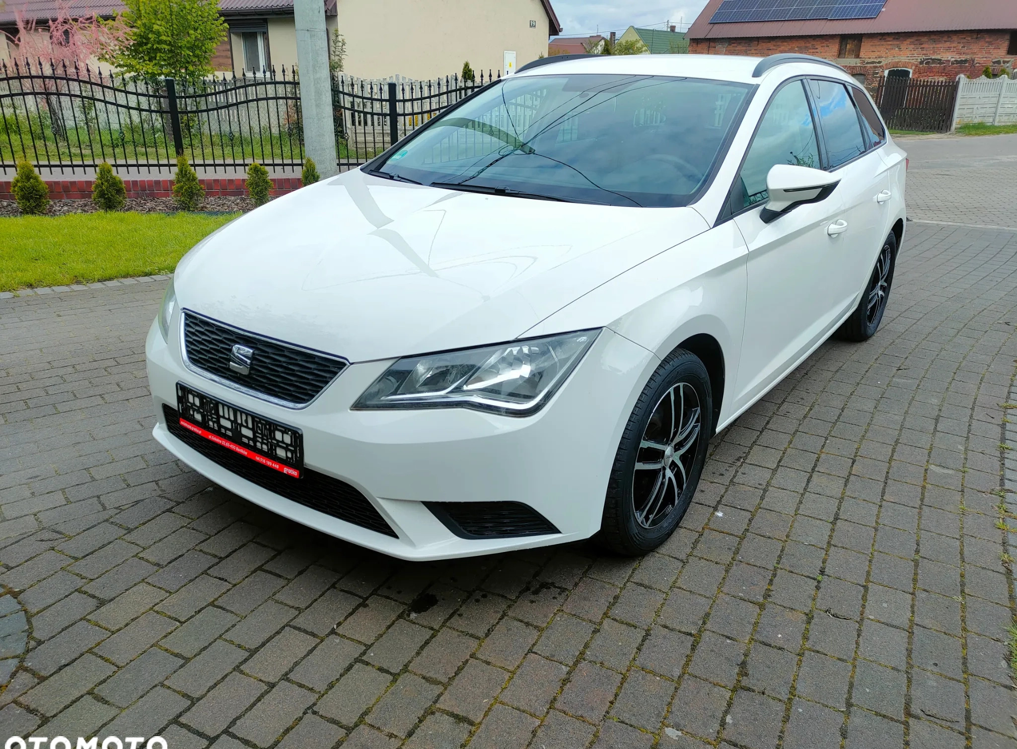 Seat Leon cena 36900 przebieg: 158000, rok produkcji 2014 z Sanok małe 352